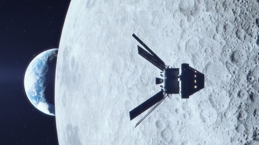Корабът "Орион" прелита на 130 км от Луната, снима я с 16 камери