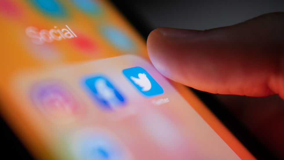 Отлага се плащането за синята отметка в „Туитър“