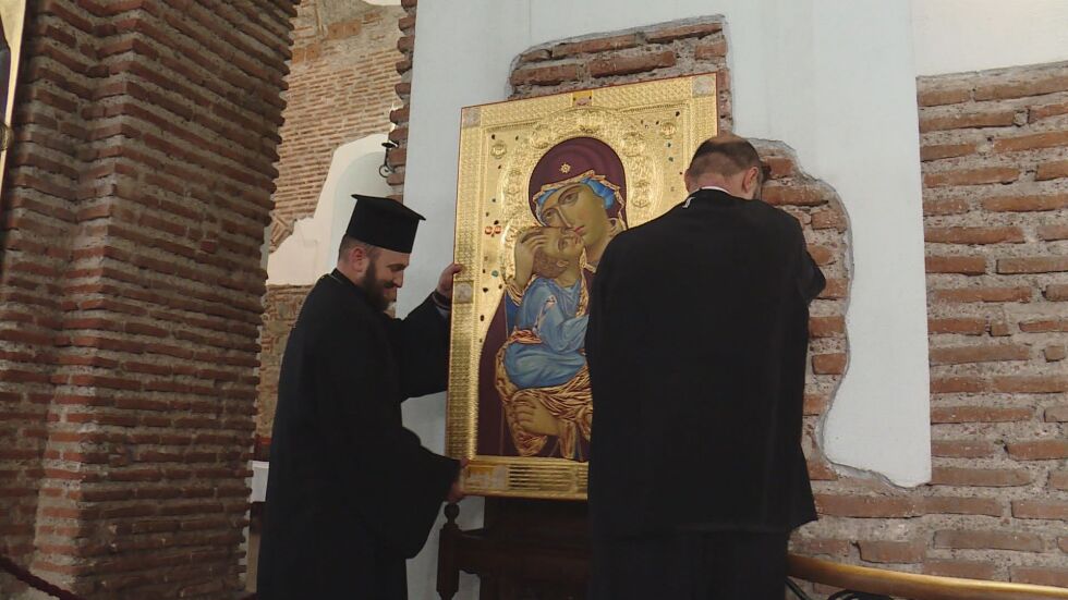 Ценна икона на Св. Богородица получи столичният храм "Света София" 