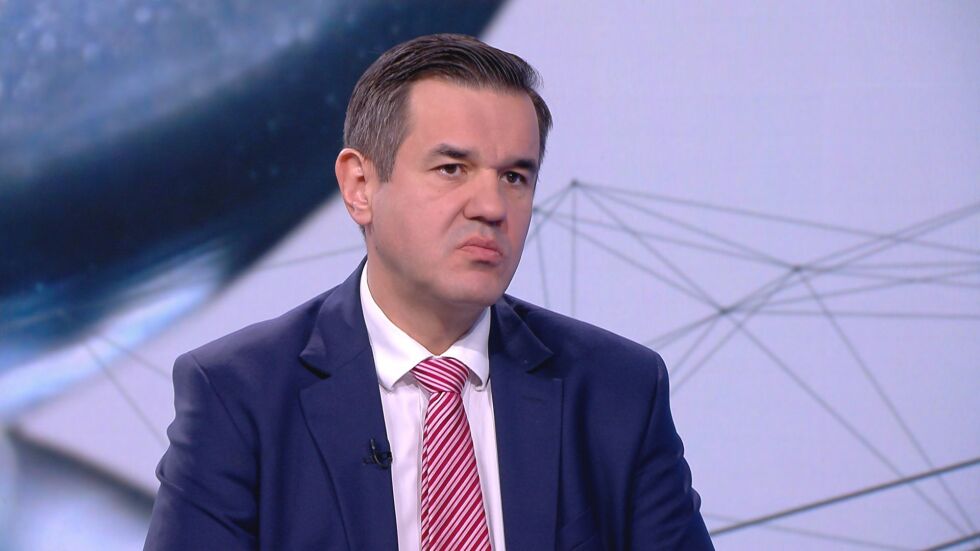 Никола Стоянов: Ще е трудно рафинерията ни да се снабдява с различен от руския петрол