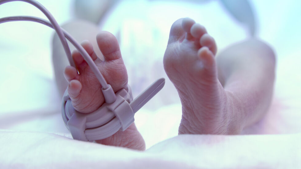 Бебе без животоспасяваща операция: Родителите отказват кръвта на ваксинирани