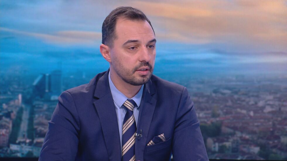 Богдан Богданов: Ако се наложи, държавата може да поеме контрола над рафинерията в Бургас