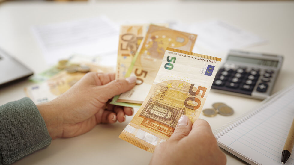 Рекордно ниски разходи за труд в България, в Люксембург - средно 53,9 евро на час