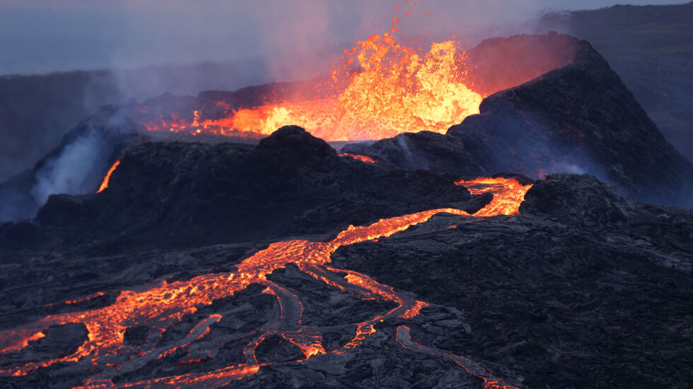 Земя на лавата: Исландия – там където се срещат огън и лед (СНИМКИ и ВИДЕО)