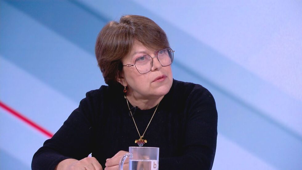 Дончева: Съдържанието на внесените текстове от Конституцията е  противоконституционно