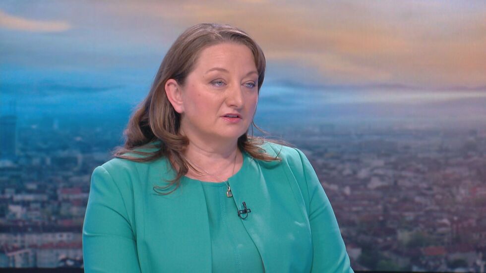  Сачева: Няма да оттеглим кандидатурата на Рая Назарян, това не е политически дебелоглав 