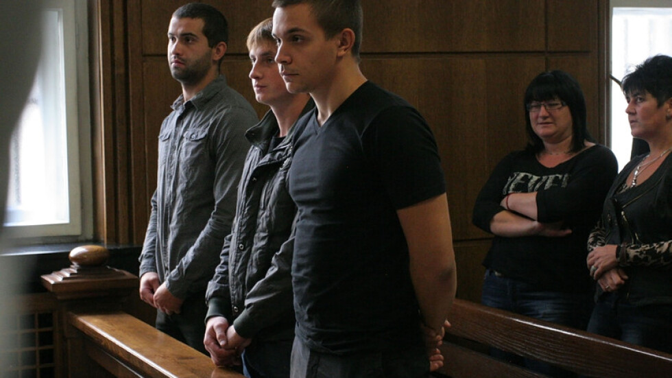 Двама от осъдените за убийството на Стоян Балтов изчезнаха