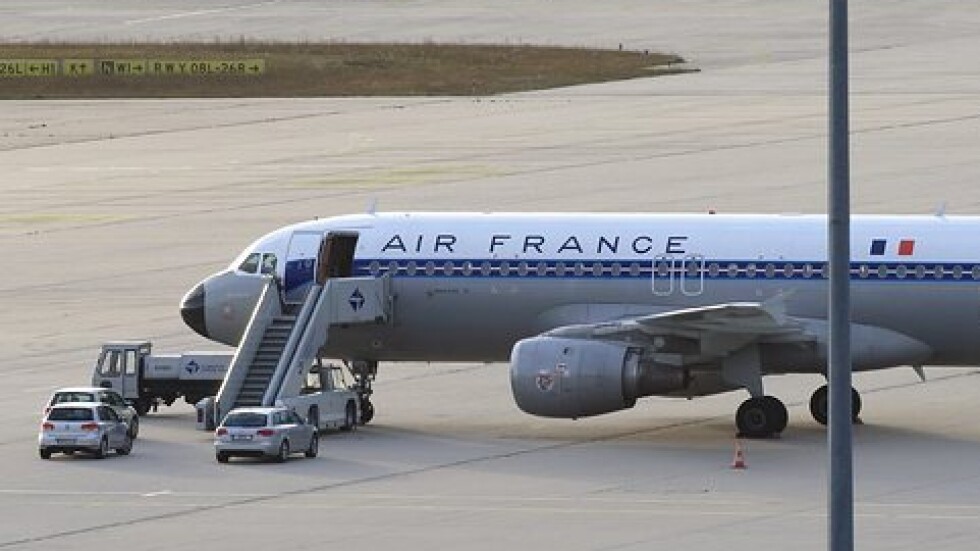 От понеделник: Мерят температурата на пътниците на „Ер Франс“ преди полет