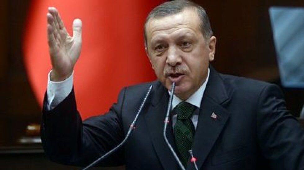 Ердоган с морков за опозицията и тояга за медиите
