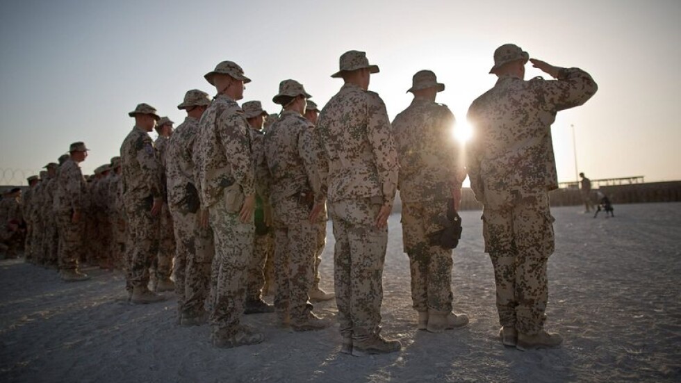 НАТО остава в Афганистан с „Решителна подкрепа” от 2015 г.
