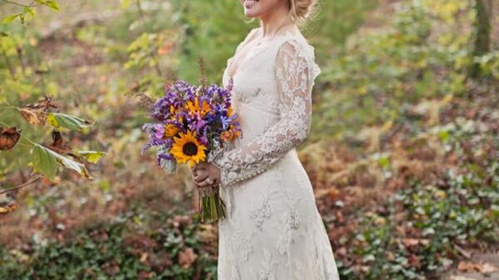 Приказната сватбена рокля на Кели Кларксън