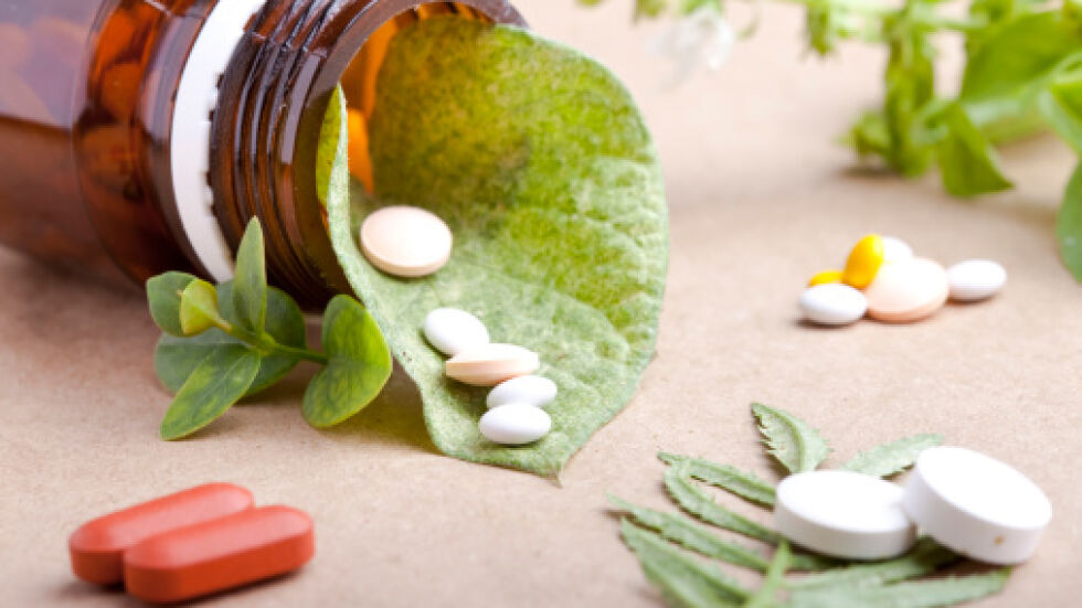 „Хомеопатията е наречена лъженаука“: Учен и лекар в спор опасен ли е методът