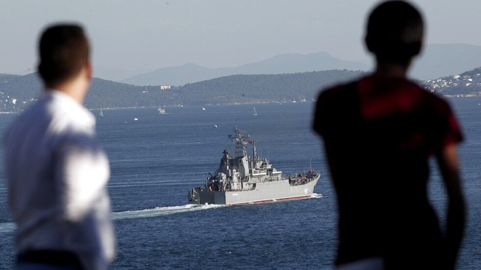 Турция съобщи за обезвредена мина в Черно море 