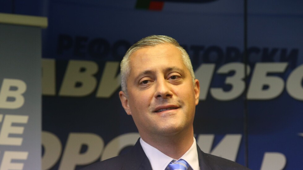 Лукарски пита за разликата между премиер Борисов и премиер, посочен от Борисов