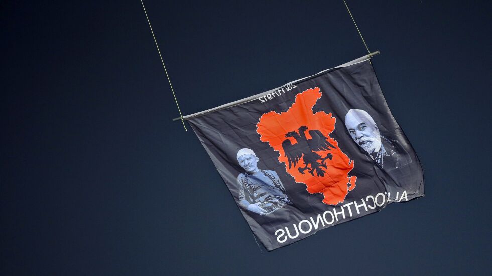 Политически скандал след прекратения мач между Сърбия и Албания