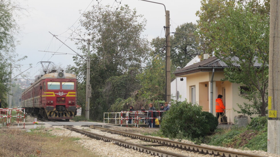 Машинисти спасиха два влака от тежък сблъсък