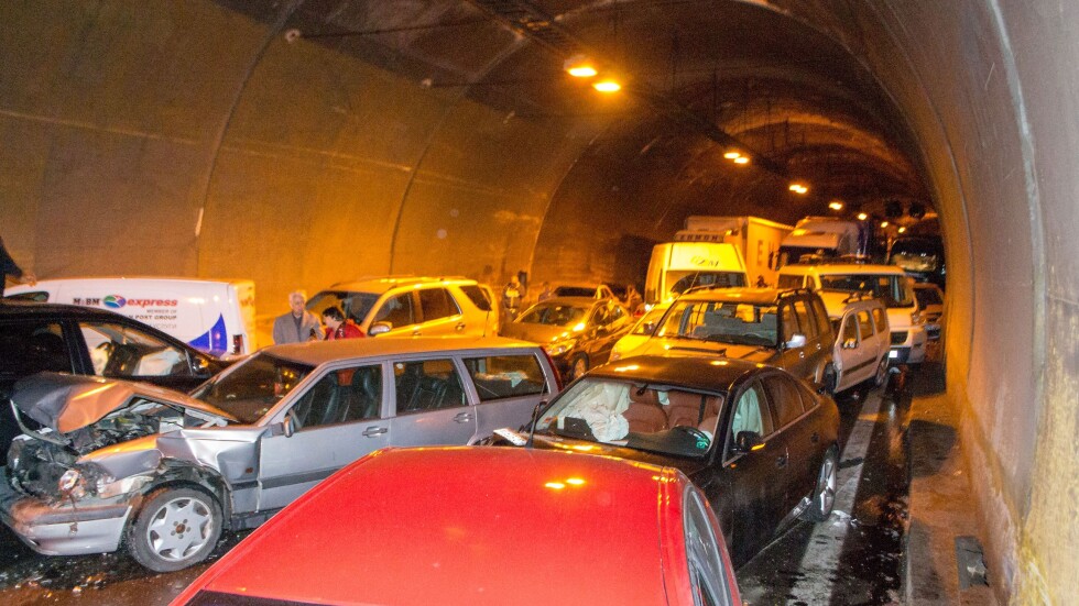 Разлята течност е една от версиите за катастрофата в тунел „Витиня”