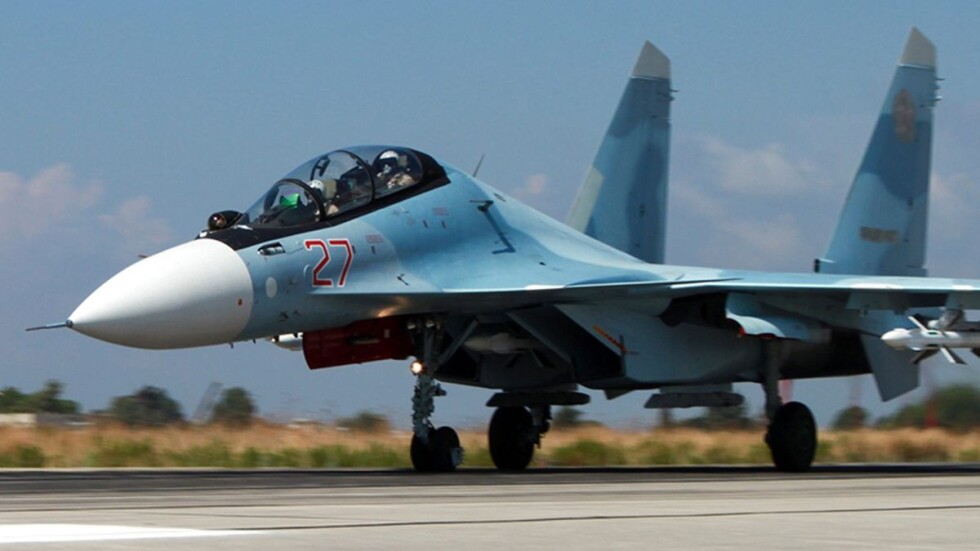 Опасна близост: Руски изтребители са прихванали френски бомбардировачи над Черно море