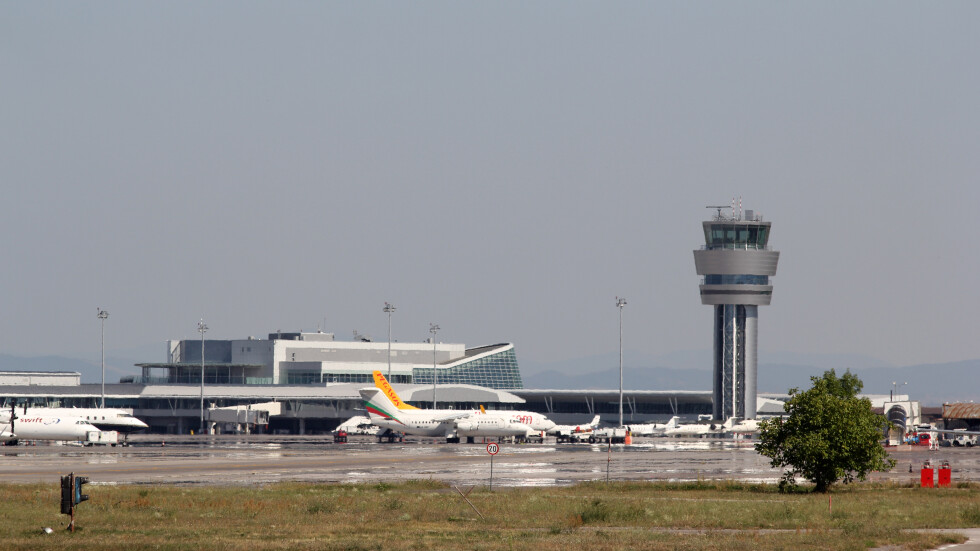 Летище София към пътуващите: Следете дали полетът ви е към страна в Шенген или не