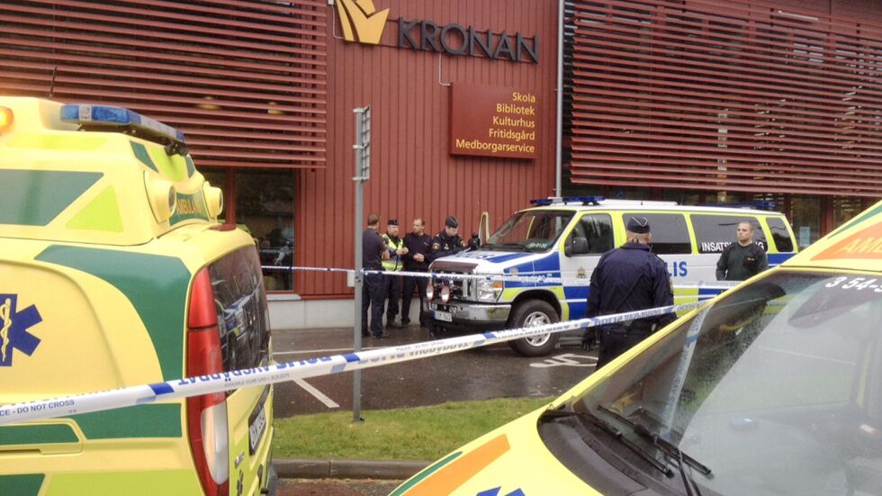 Мъж с меч уби двама и рани четирима в шведско училище (ВИДЕО)