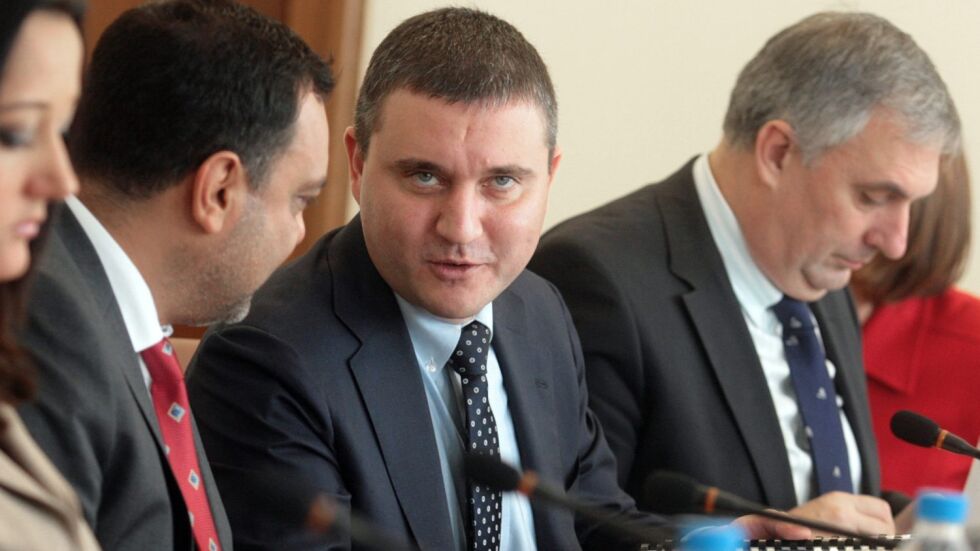 Горанов за бюджета: Има пари за изтребители и фрегати
