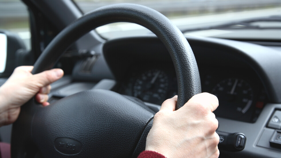 Предложение на ЕК: 17-годишните да могат да шофират с придружител