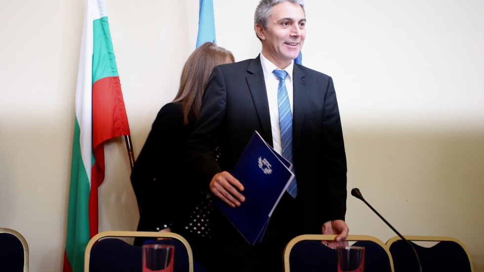 ДПС подкрепи кандидатурата на Пламен Орешарски за президент