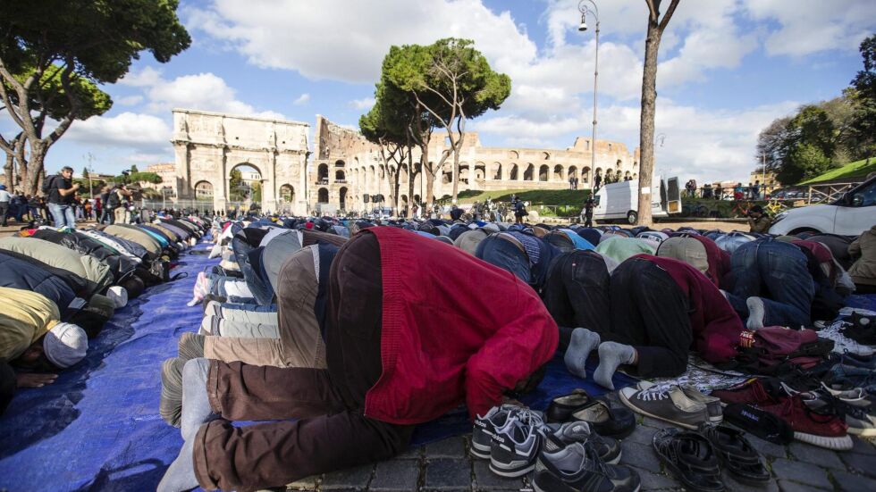 Мюсюлмани си поискаха джамиите на протест в Рим
