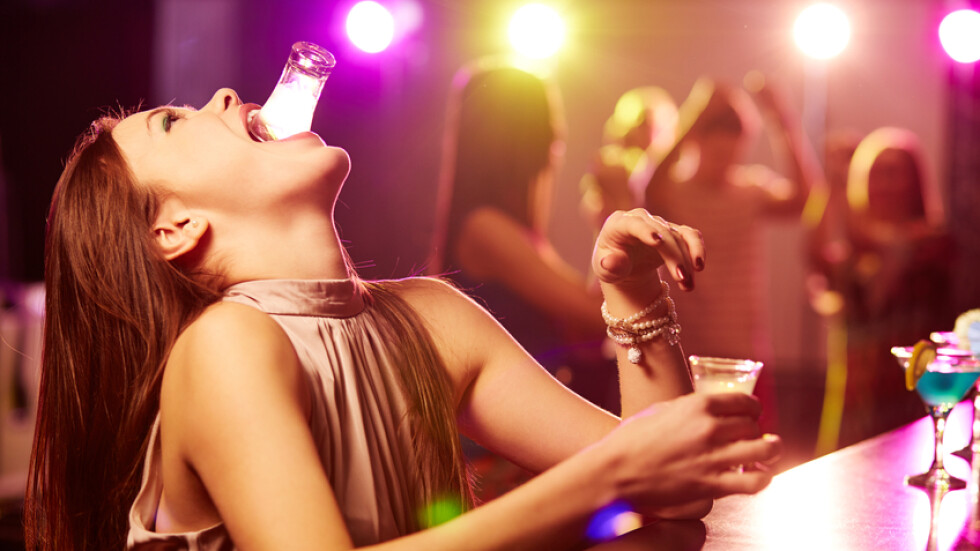 Съвременните жени пият колкото мъжете