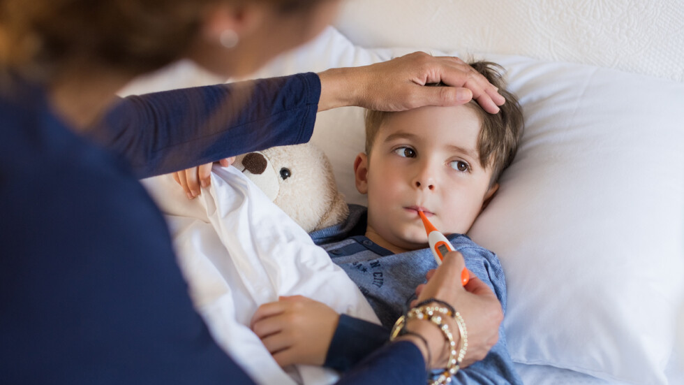 Сега е моментът за ваксини, грипът ще засегне по-възрастните и децата