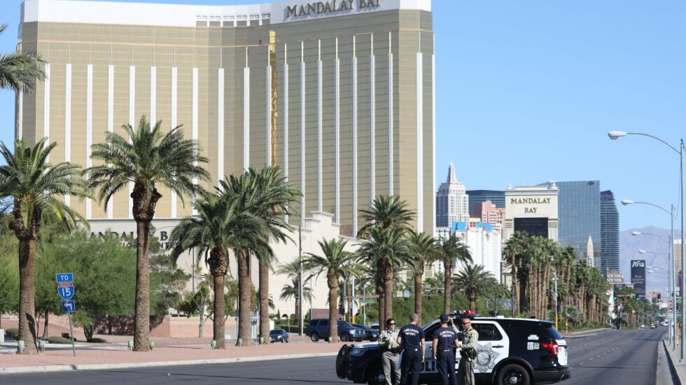 24 часа по-късно: Въпроси без отговор след трагедията в Лас Вегас
