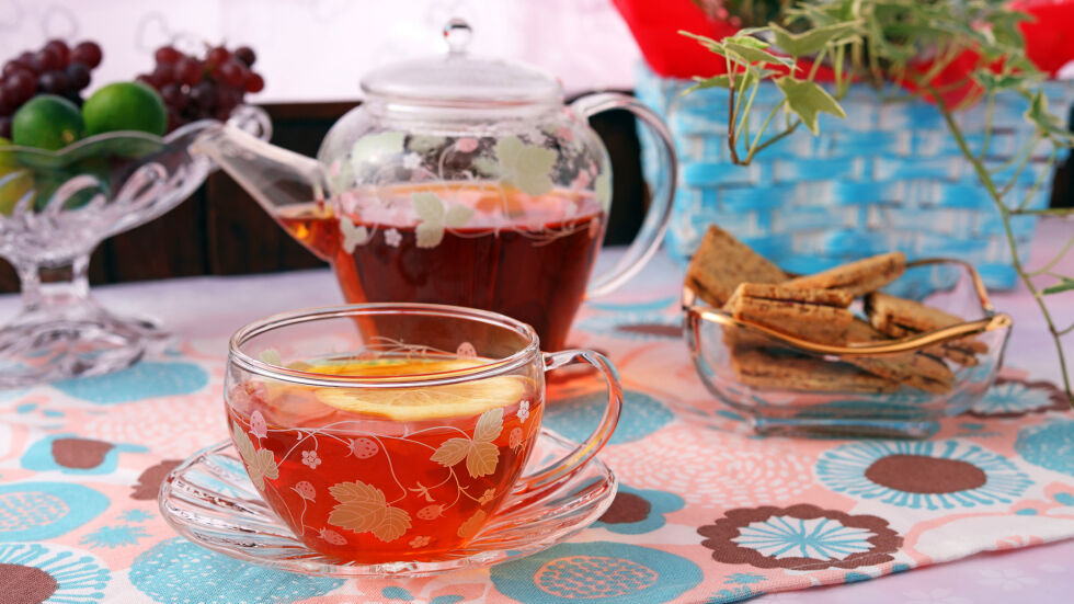 Черен чай за закуска? Стимулира метаболизма и отслабването 