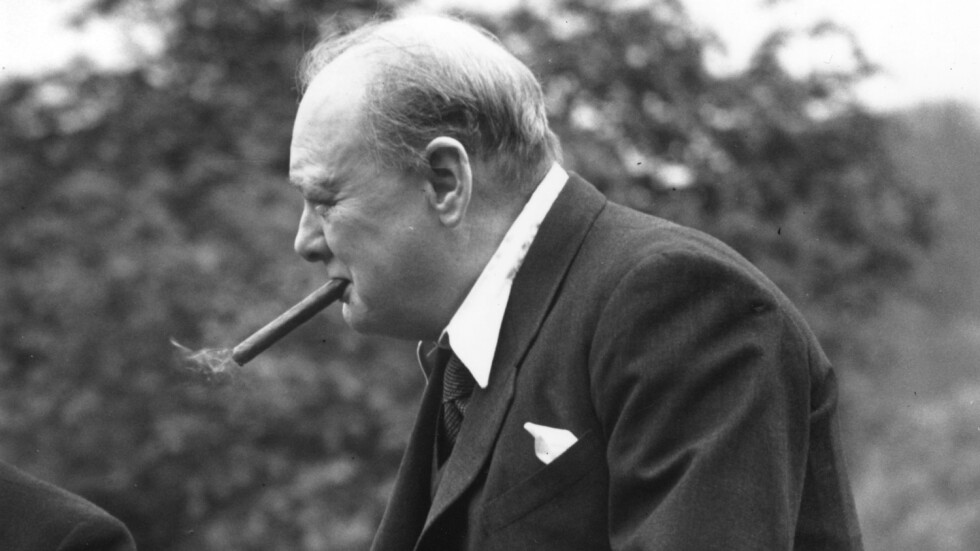 „Гугъл“ проверява защо снимка на Уинстън Чърчил изчезна от търсачката