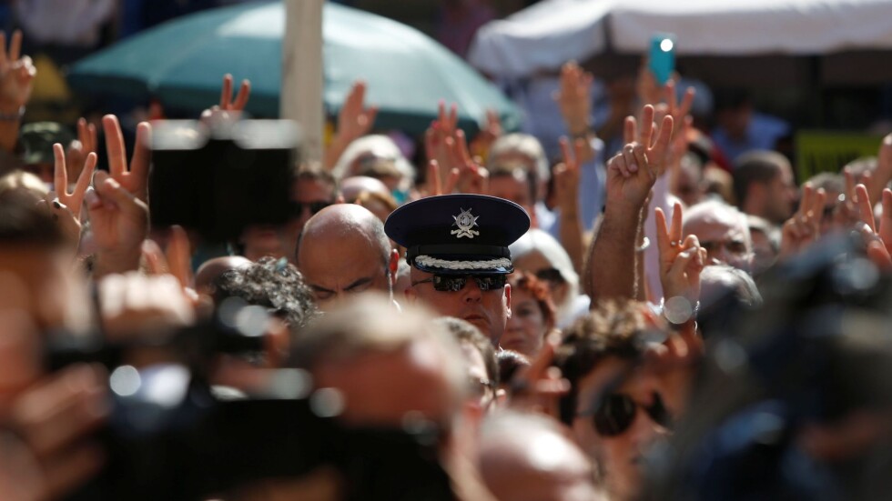 Стотици на протест пред съда в Малта след убийството на разследваща журналистка