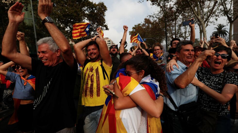 Каталунските депутати обявиха независимост от Испания