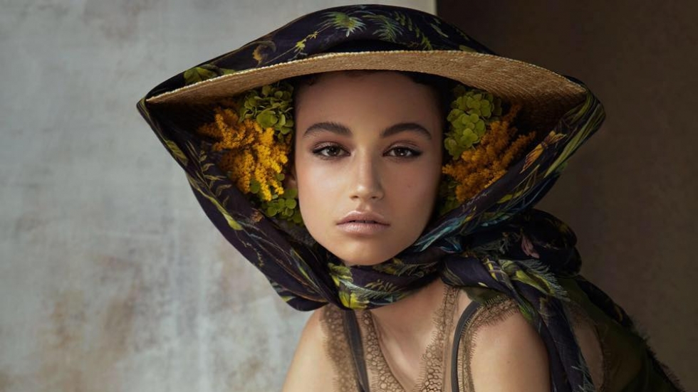 Коя е Белослава Хинова – 16-годишната манекенка от ревюто на Шанел в Париж?
