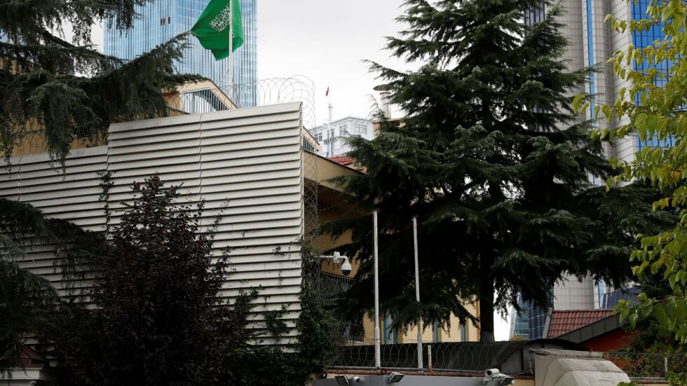 Турските власти претърсват саудитското консулство в Истанбул