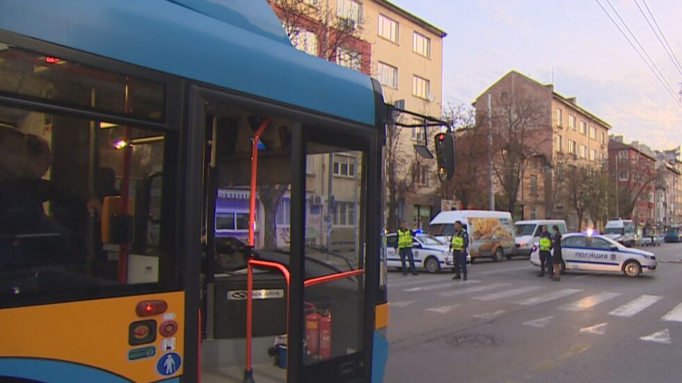 29-годишен пешеходец е ударен от бус и почина на място на бул. „Прага” в София