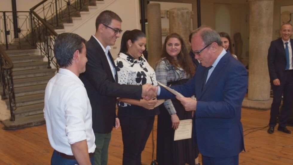 Млади български учени с награди за своите постижения