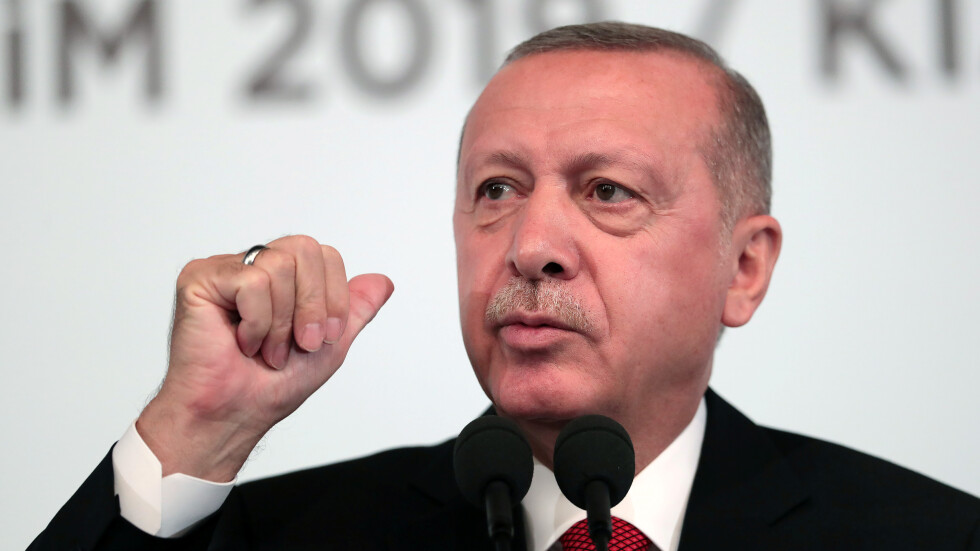 Ердоган: Турция започва военни операции по въздух и земя в Сирия
