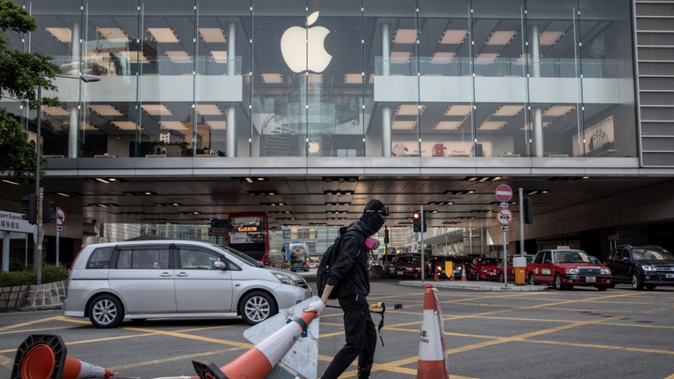 "Епъл" тихомълком взима страната на китайската власт срещу жителите на Хонконг