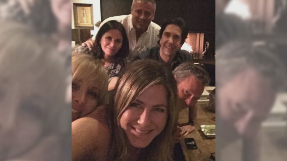 Дженифър Анистън направи зашеметяващ дебют в Инстаграм с "Приятели"