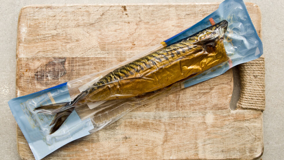 БАБХ изтегли от пазара над 250 кг заразена с листерия пушена риба