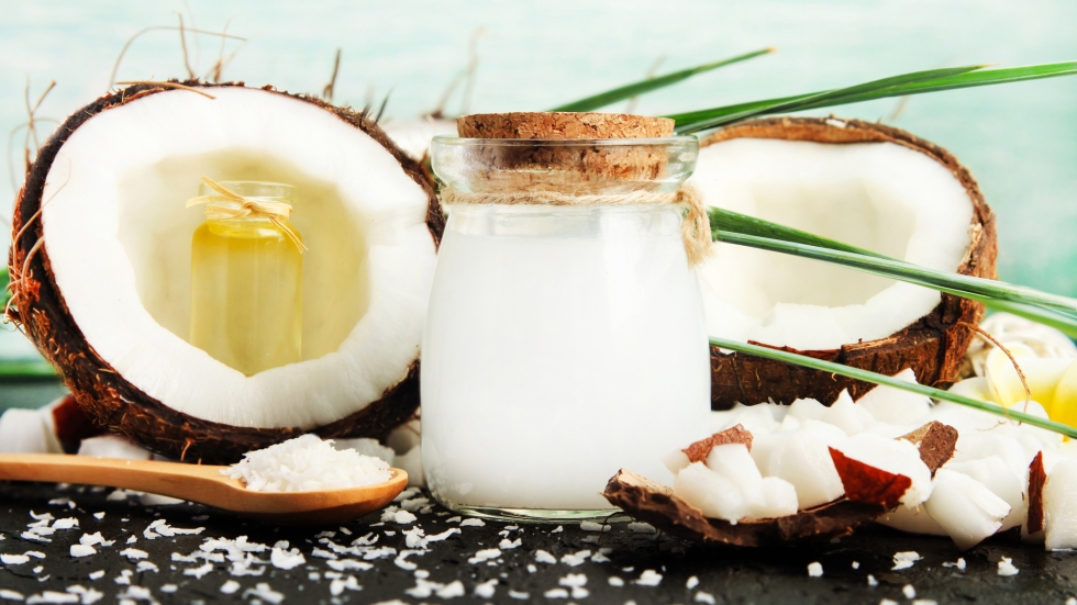 Кокосово масло: ползи и приложение в козметиката и кухнята