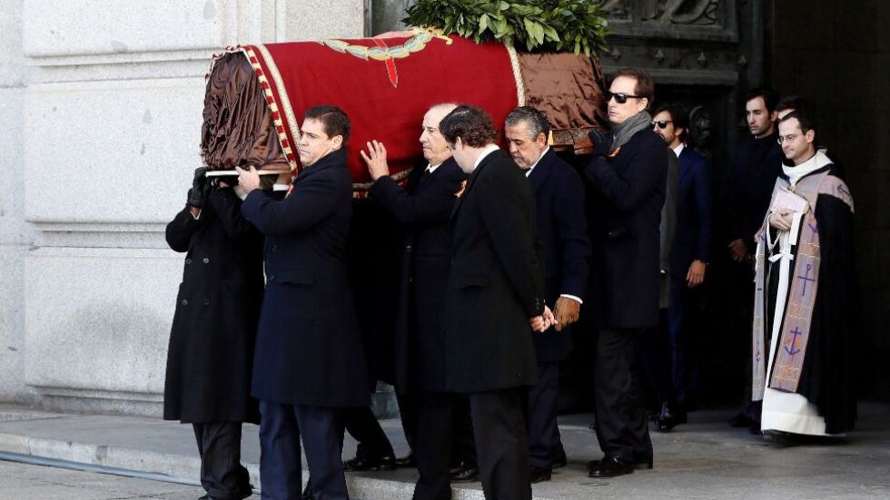 Ексхумираха останките на бившия испански диктатор Франсиско Франко