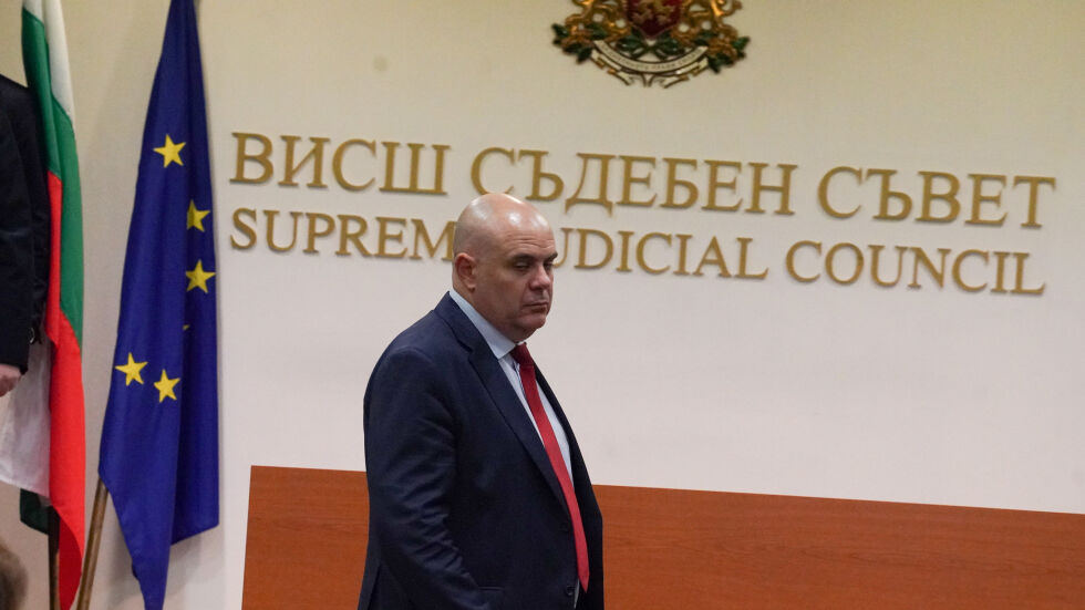 След избора на Гешев: Президентът няма срок да подпише указ