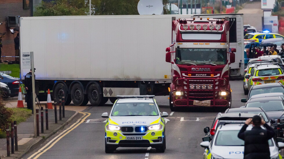 Британският шофьор на камиона ковчег се призна за виновен по две обвинения