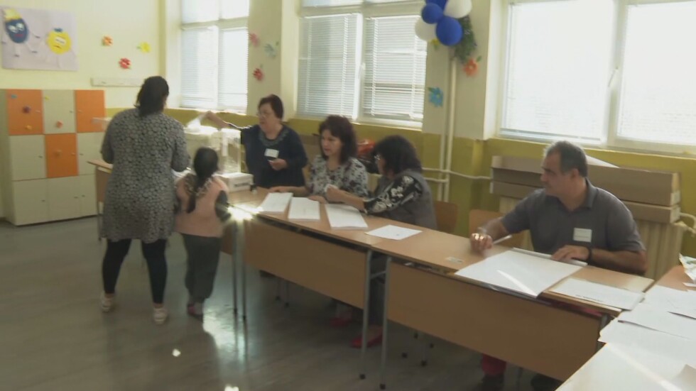 Изборният ден в Пловдив започна спокойно