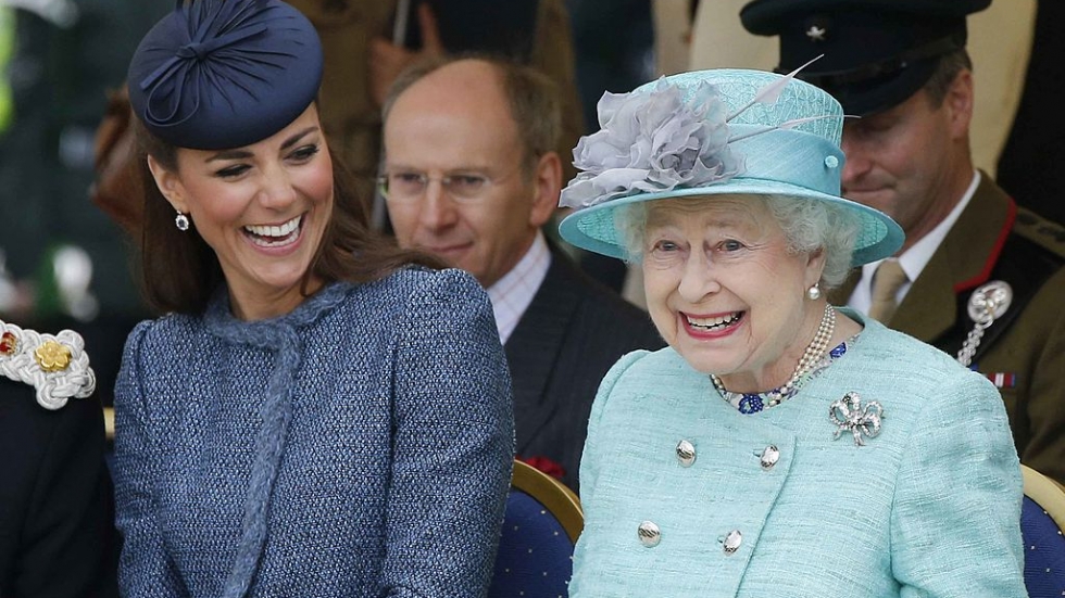 "Той е стар, а тя е бременна": 10 шеги, които си разменят в кралското семейство, а вие нямахте и представа