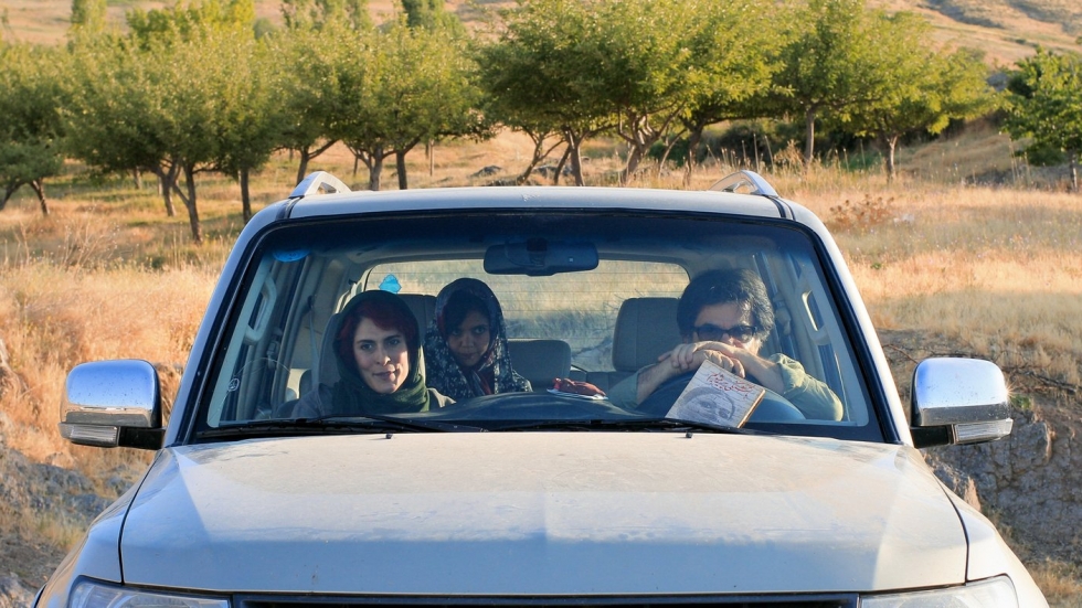 "Три лица" в три ирански села (СНИМКИ + ВИДЕО)